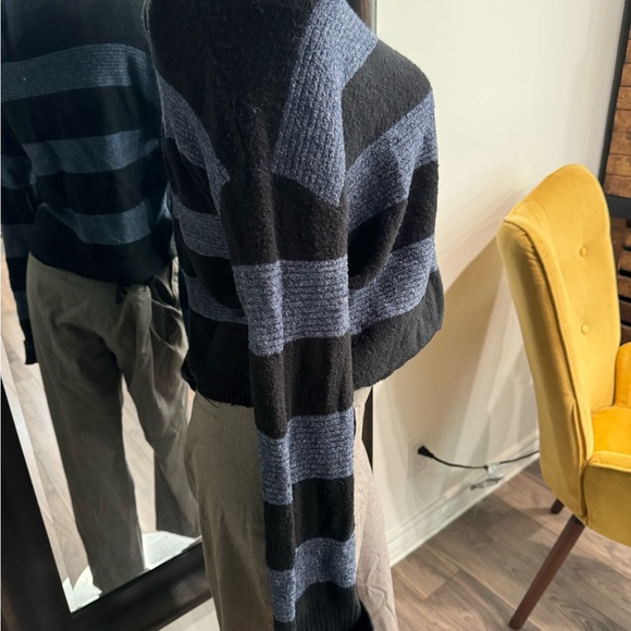 Stripped sweater - Picture 2 of 5